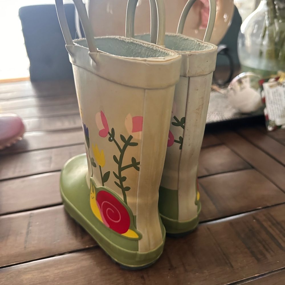 Kids Green Floral Rain Boots with Bugs - Picture 2 of 6